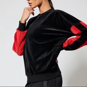 Alala Activewear Long Sleeve Top Velour Size Small Kangaroo Pockets Red Black